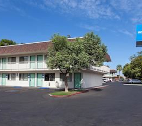 Motel 6 - Turlock, CA