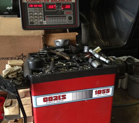 Auto Repair Center - Nashville, TN. Electric balancer machine