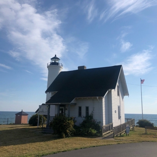 Tibbetts Point Lighthouse Hostel - Cape Vincent, NY