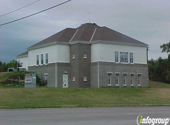 Holy Savior Lutheran Church LCMS - Lincoln, NE