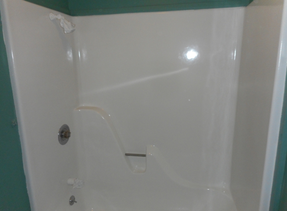 Tub Pro Refinishing - Gulfport, MS. Another shot of the tub from another angle one day after work was completed.