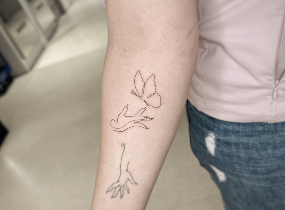 Roza Fineline Tattoo - Pascoe Vale, VIC