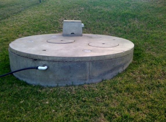 Warrick Osborne H20 Septic Services - Walang, NSW. Single septic tank