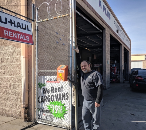 U-Haul Neighborhood Dealer - Van Nuys, CA