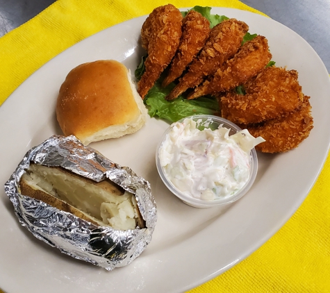 George's Of Geneva Supper Club - Geneva, MN. Georges of Geneva
Breaded Shrimp Basket Dinner
www.georgesofgeneva.org