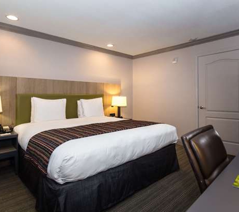 Country Inns & Suites - Metairie, LA