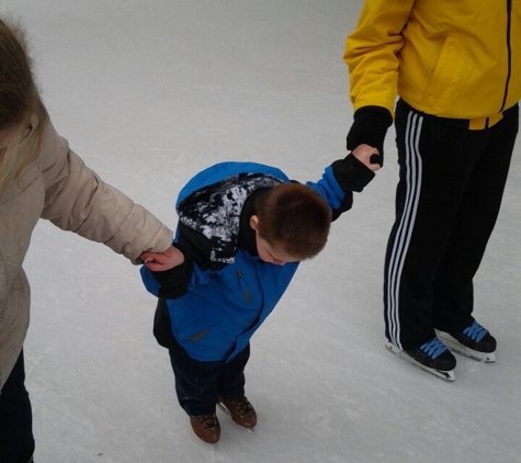 Ice Terrace-Crown Center - Kansas City, MO