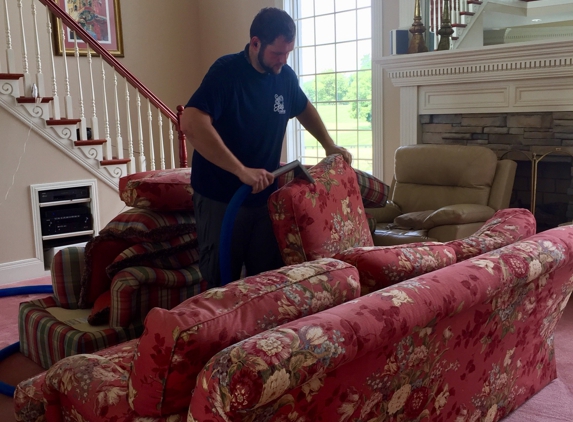 Joey  s Carpet Care - Nicholasville, KY. JOEY'S IICRC Certified Technician Cleaning Upholstery