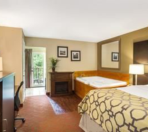 Baymont Inn & Suites - Gatlinburg, TN