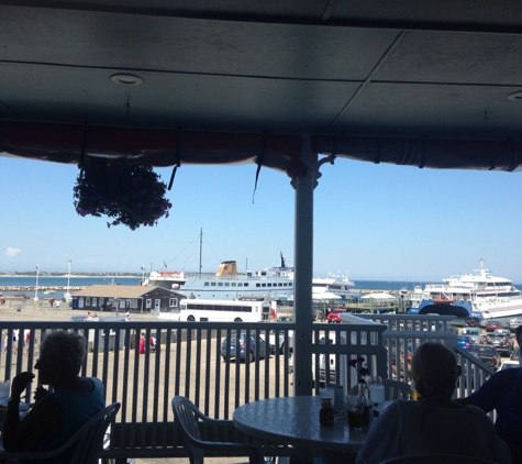 Finn's Seafood Restaurant - Block Island, RI