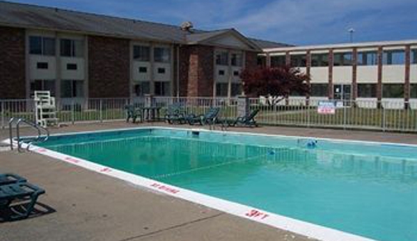 Americas Best Value Inn - Erie, PA