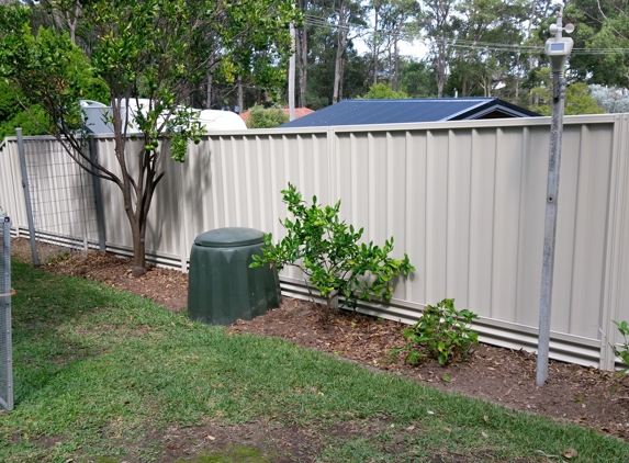 DL Fencing - Gillieston Heights, NSW. Fencing Contractors Newcastle