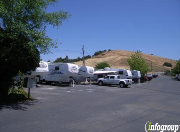 Marlin's RV Park - Martinez, CA