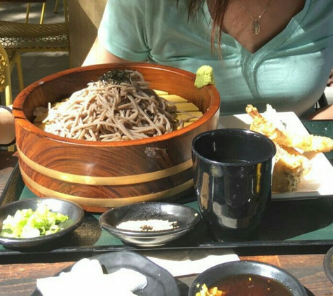 Gyoro Gyoro Izakaya Japonaise - Palm Springs, CA. Soba lunch special