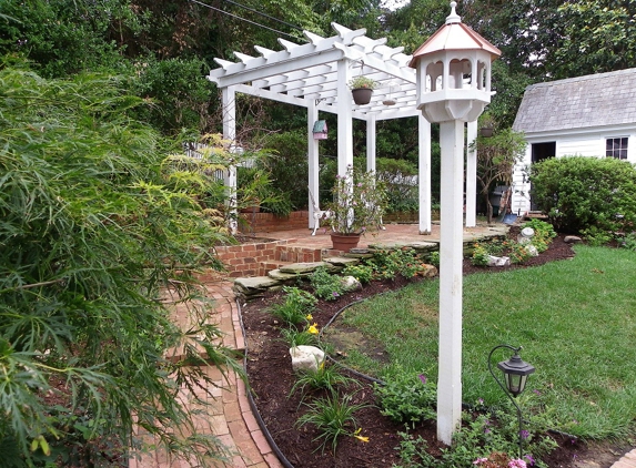 Everything Beautiful Home And Landscape Designs LLC - Lanexa, VA