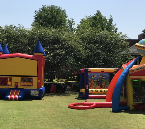 Shelf Service Bouncers, Inc. - Chattanooga, TN. School Carnival Event in Dalton,Ga





www.shelfservicebouncers.com