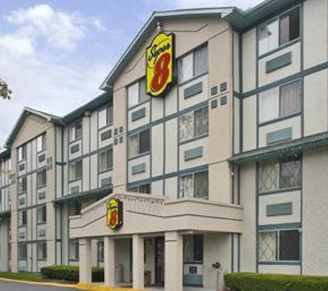 Super 8 by Wyndham Stamford/New York City Area - Stamford, CT