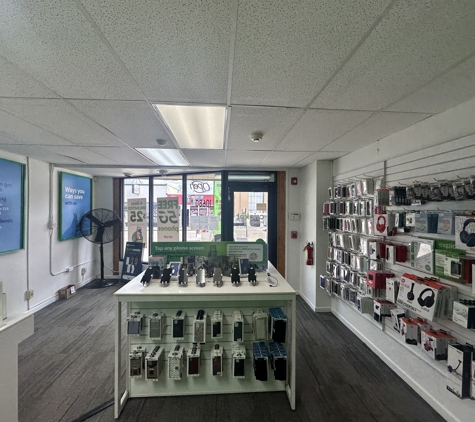 Cricket Wireless Authorized Retailer - Castroville, CA