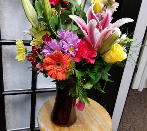 Ashley's Flower Shop & Gifts - Mobile, AL. Beautiful vase