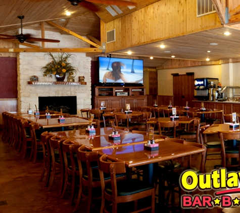 Outlaw's Barbeque - Grand Prairie, TX