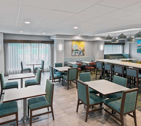 Hampton Inn Coventry-Warwick Area - Coventry, RI