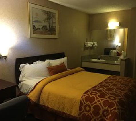 Executive Suites Inn - Westminster, CA