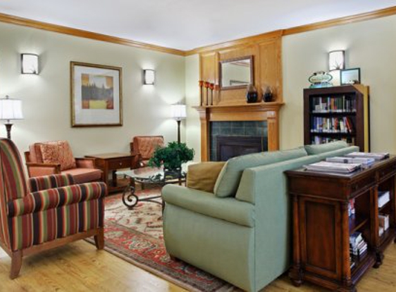 Country Inns & Suites - Moline, IL