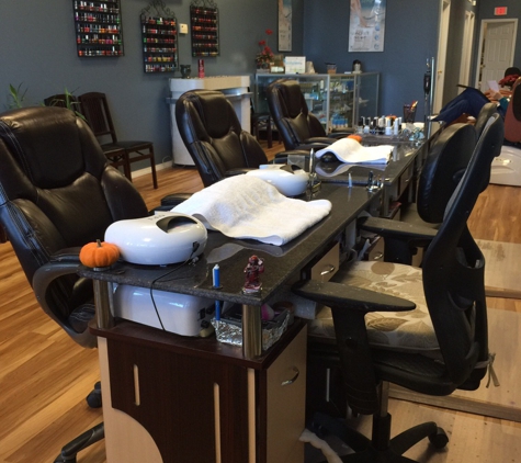 Heather's Nail Spa - Ellington, CT