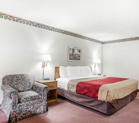 Econo Lodge - Stroudsburg, PA