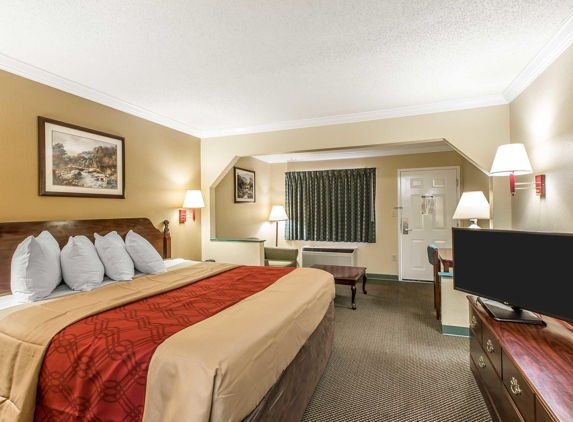 Econo Lodge - Byron, GA