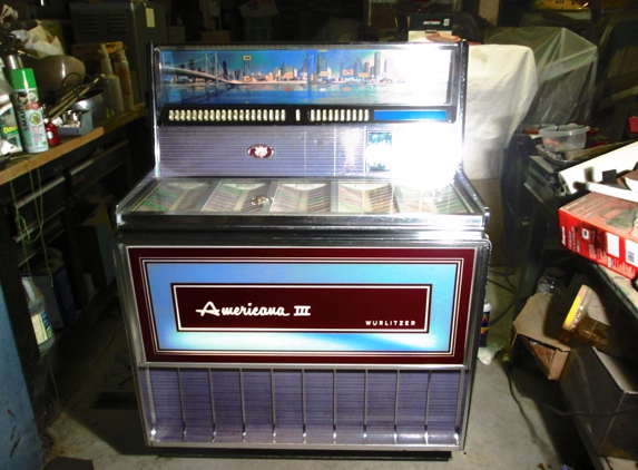 Vic-Clar Antique Jukeboxes - Bellflower, CA