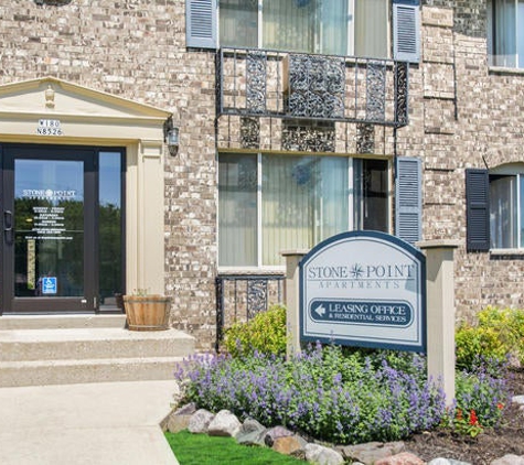 Stone Point Apartments - Menomonee Falls, WI