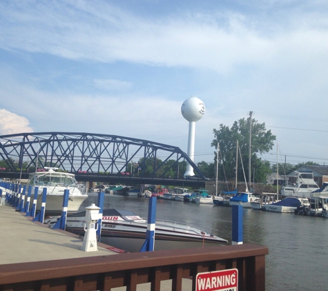 Quaker Steak & Lube - Vermilion, OH