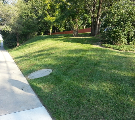 GrassHoppers Lawn Enforcement - Independence, MO. Meadows HOA