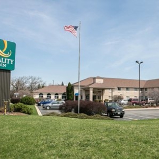 Quality Inn & Suites Woodstock near Lake Geneva - Woodstock, IL