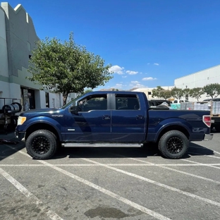 Franco's Tire Shop - Lake Elsinore, CA