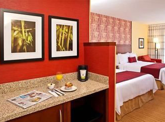 Courtyard by Marriott - Medley, FL