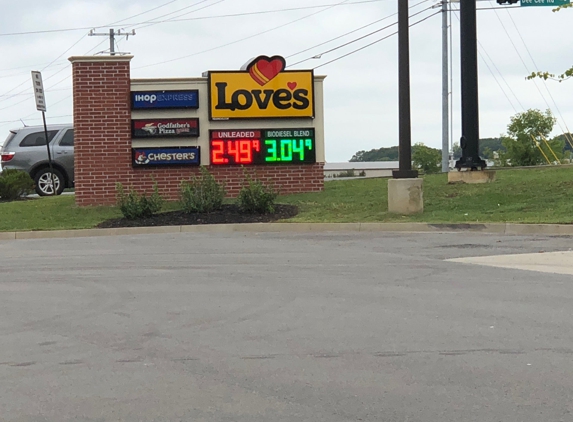 Love's Travel Stop - White House, TN