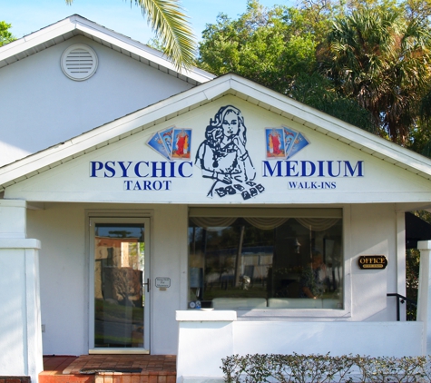 Psychic Shawnee - Leesburg, FL. Leesburg, The Villages, Orlando, Mt Dora Psychic and Tarot Card Readings