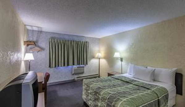 Motel 6 - Oak Creek, WI