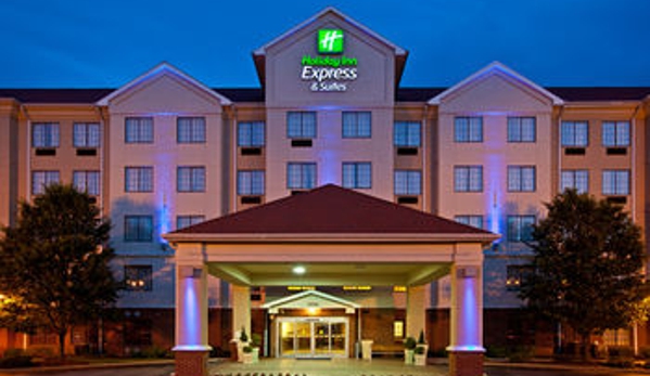 Holiday Inn Express & Suites Indianapolis - East - Indianapolis, IN