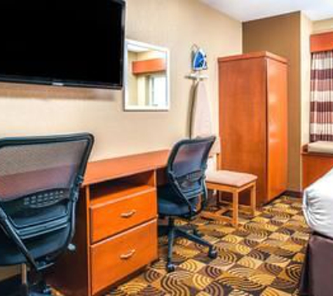 Microtel Inn & Suites by Wyndham Lincoln - Lincoln, NE