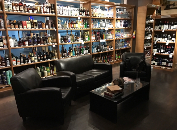 Aficionado's Cigars & Liquor - Miami, FL