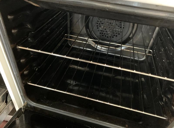 Pro Bond Cleaning Brisbane - Brisbane City, QLD. Oven after cleaning