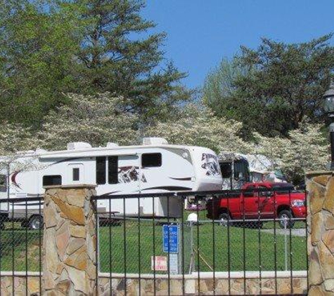 Mill Creek RV Park & Vacation Rentals - Pigeon Forge, TN