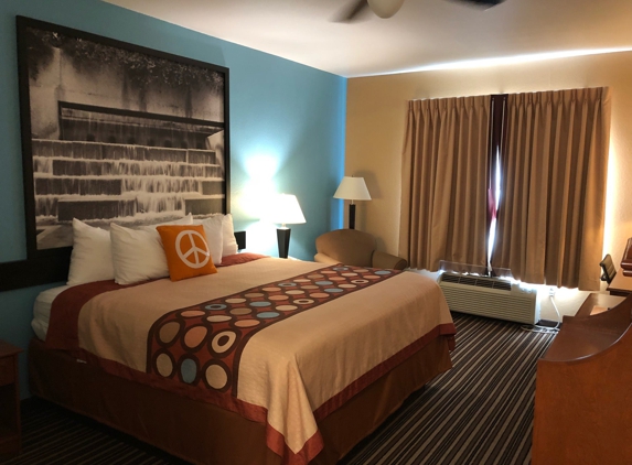 Super 8 by Wyndham Austin/Airport South - Austin, TX