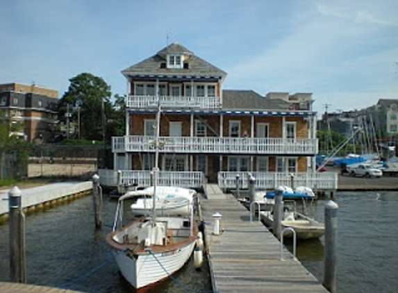 Monmouth Boat Club - Red Bank, NJ