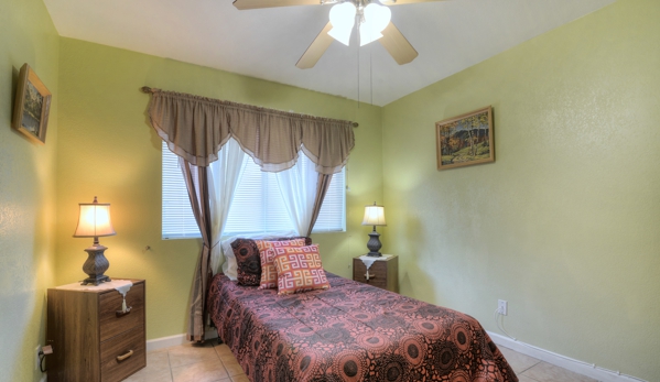 Loma Vista Assisted Living - Mesa, AZ. Fully Furnished Private