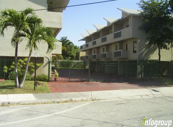 Bridgeport Villas Condos - Miami, FL