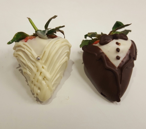 La Mexicana Bakery - Manassas, VA. Strawberries Covered Design